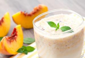 Peach and Oatmeal Smoothie