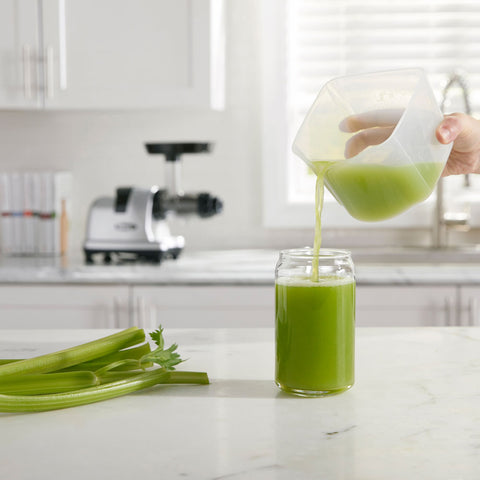 MM900HDS Low Speed Masticating Celery Juicer