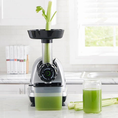 MM900HDS Low Speed Masticating Celery Juicer